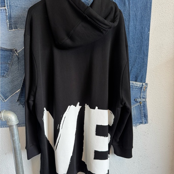 Burberry Black and White Graphic hoodie - Picture 12 of 13